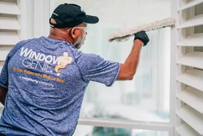 Window Genie tech washing windows