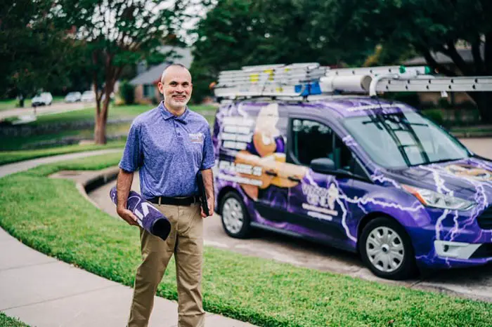 Window Genie tech ready to provide window cleaning & more in Janesville, WI.