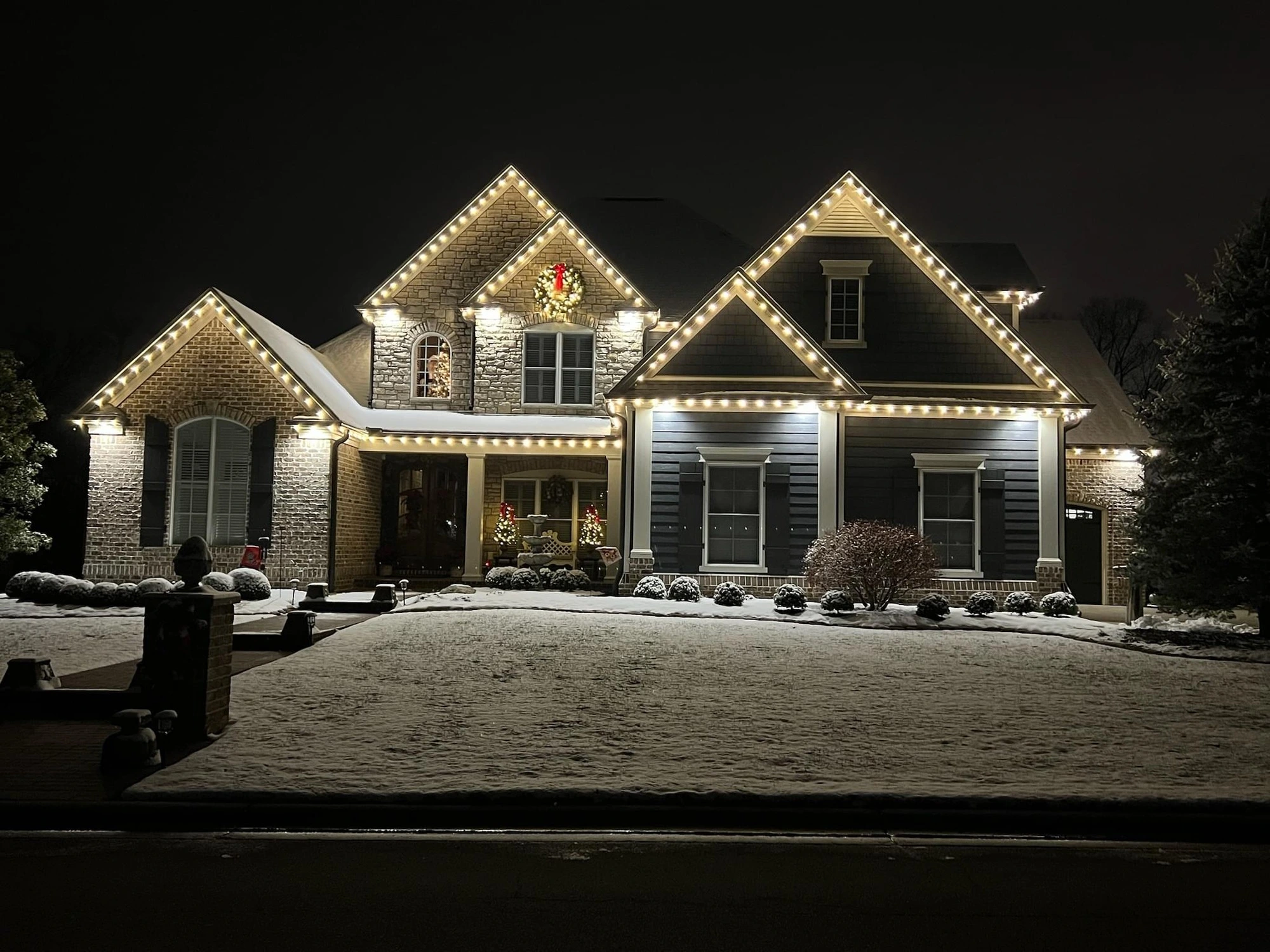 outdoor holiday lighting