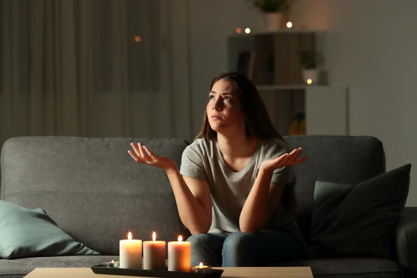 Woman complaining during a blackout.