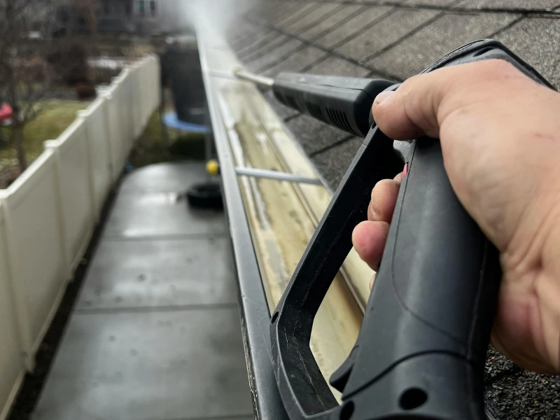 Professional house washing services cleaning siding on residential home in Ho-Ho-Kus NJ